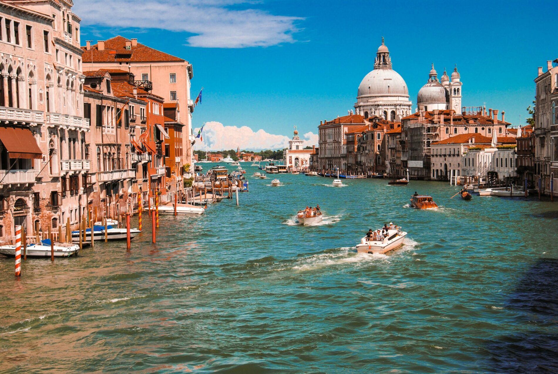 Venice Italy relocation incentive programme - countries that pay you to move 2026