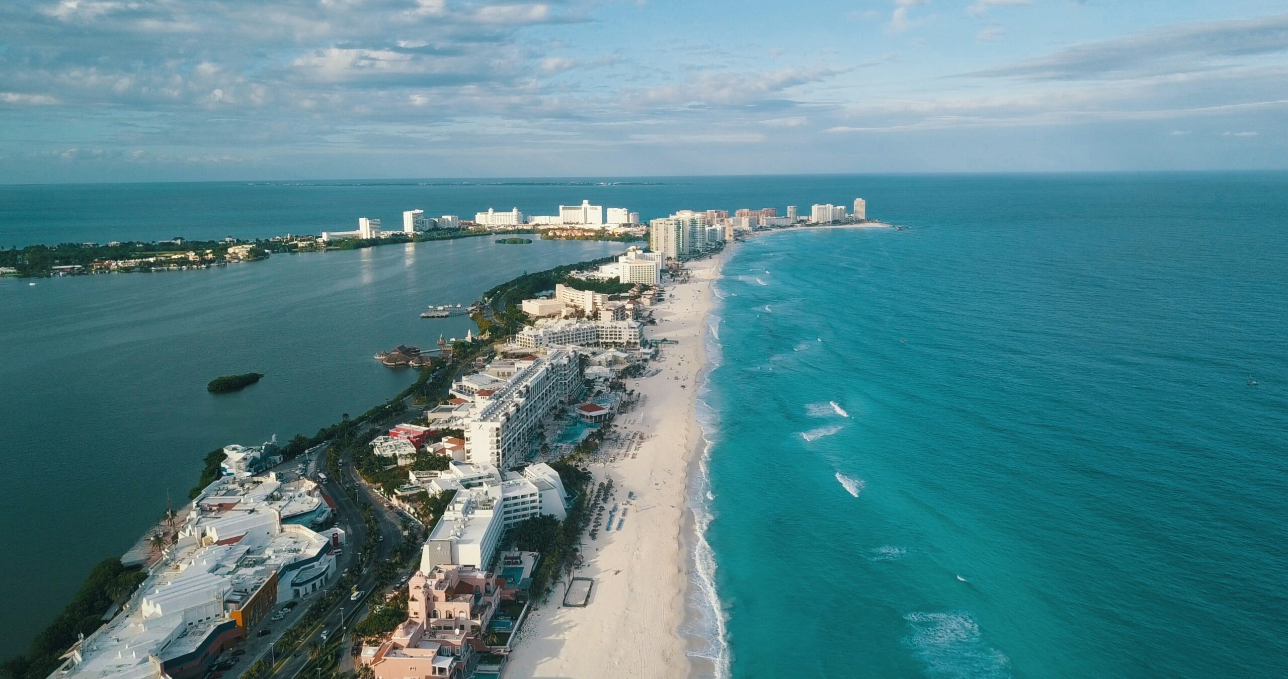 Turquoise beach and hotel zone in Cancún on Mexico's Caribbean coast
